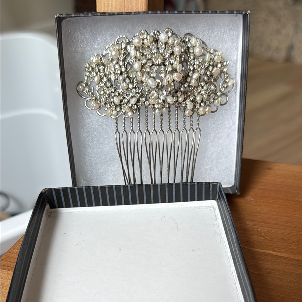 Silver and Pearl Hair Piece